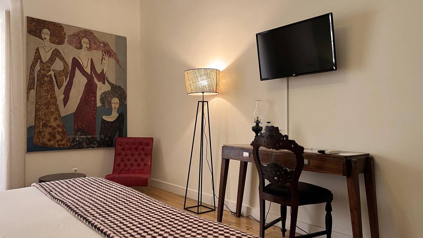 Casa-Do-Bairro-Bed---Breakfast-Room-28