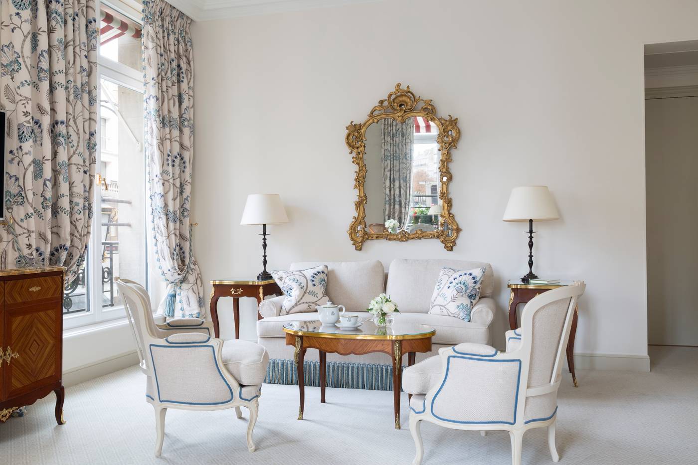 Le-Bristol-Paris-Room-41