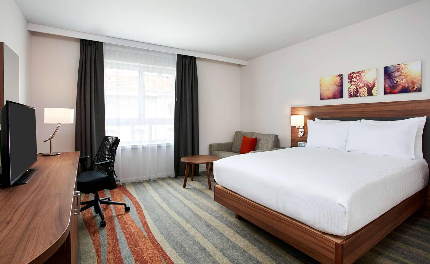 Hilton-Garden-Inn-Brussels-City-Centre-Room-27