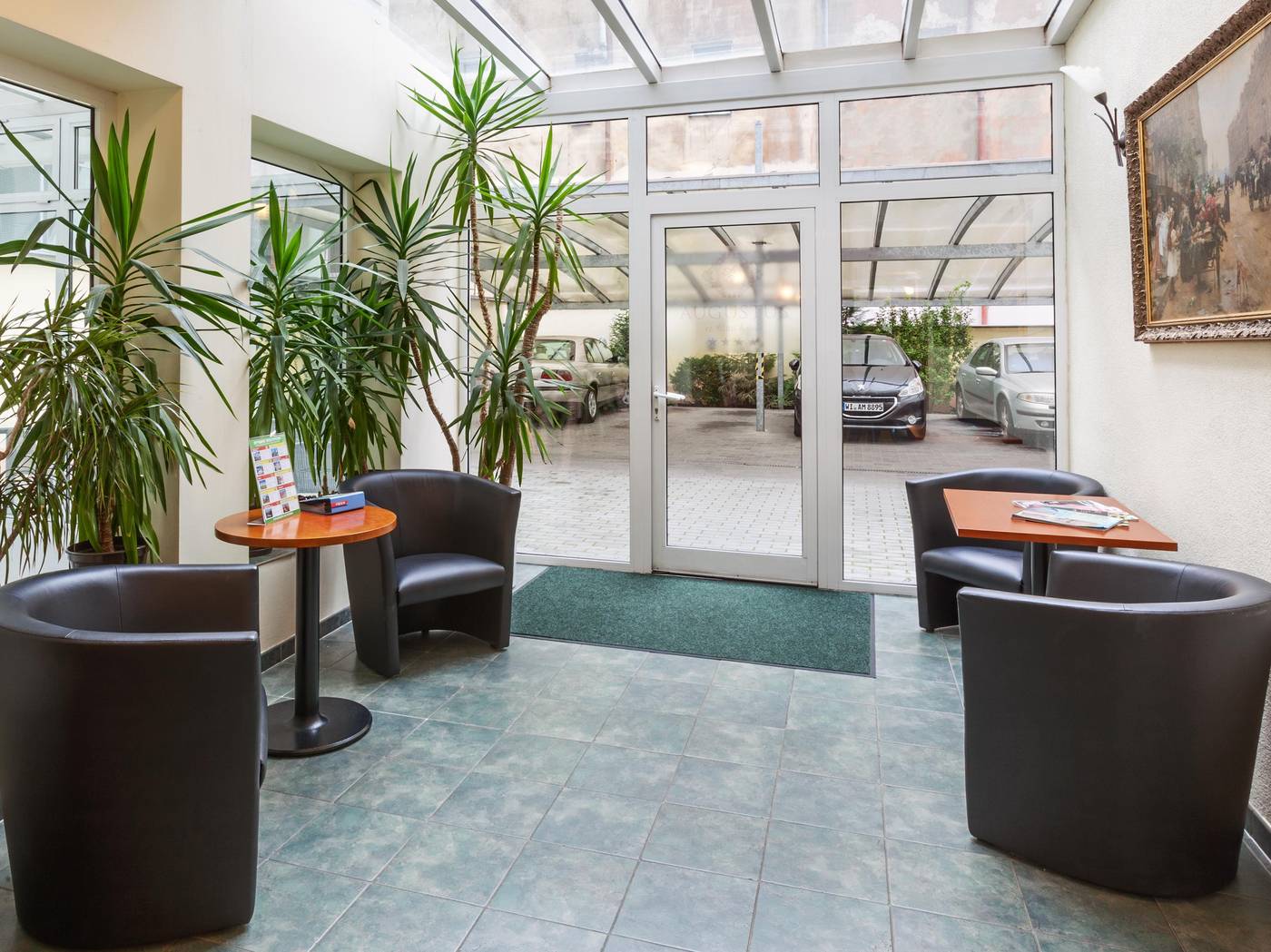 Augustus-et-Otto-Lobby-1