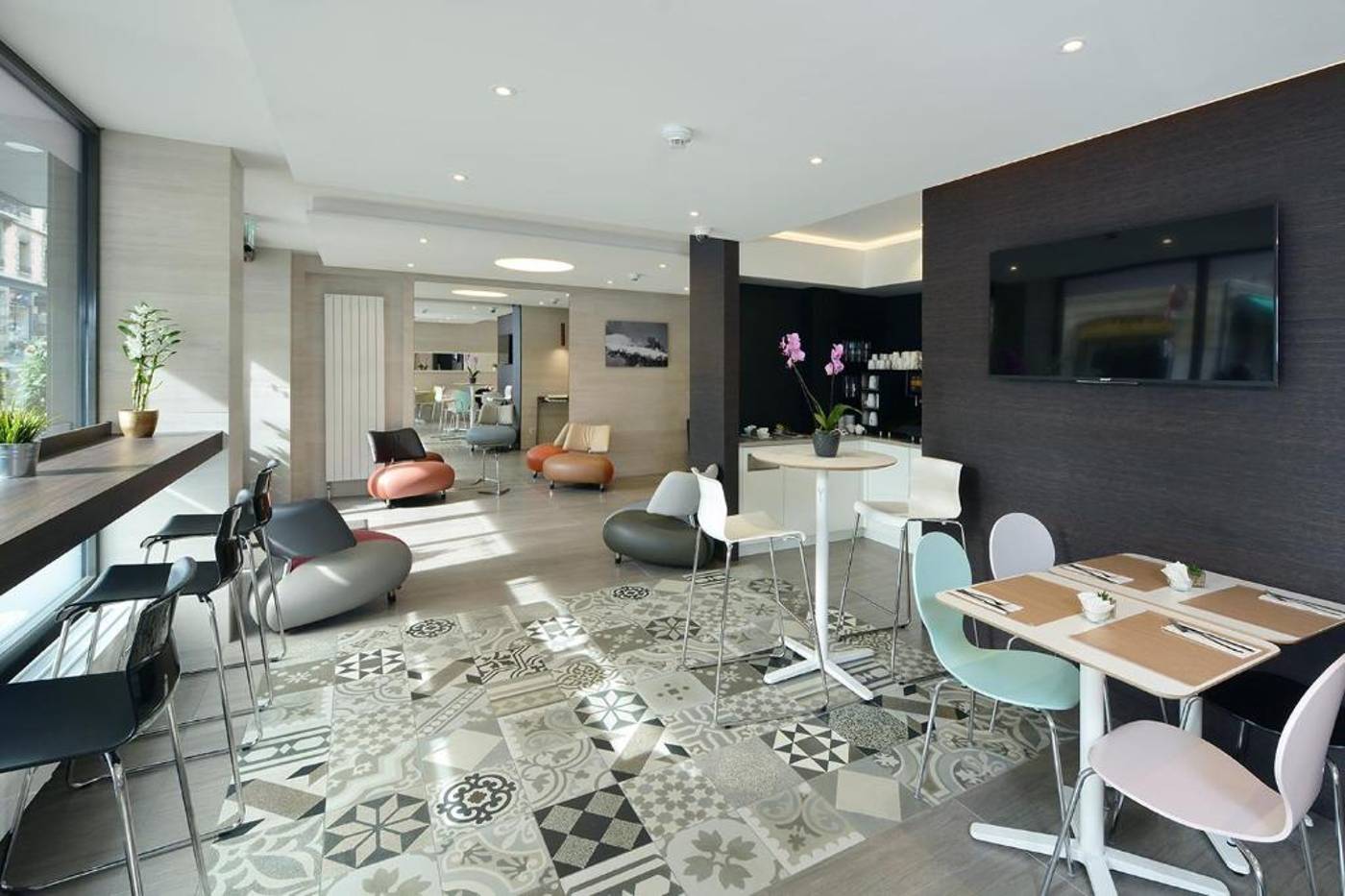 Des-Alpes-Geneva-Lobby-8