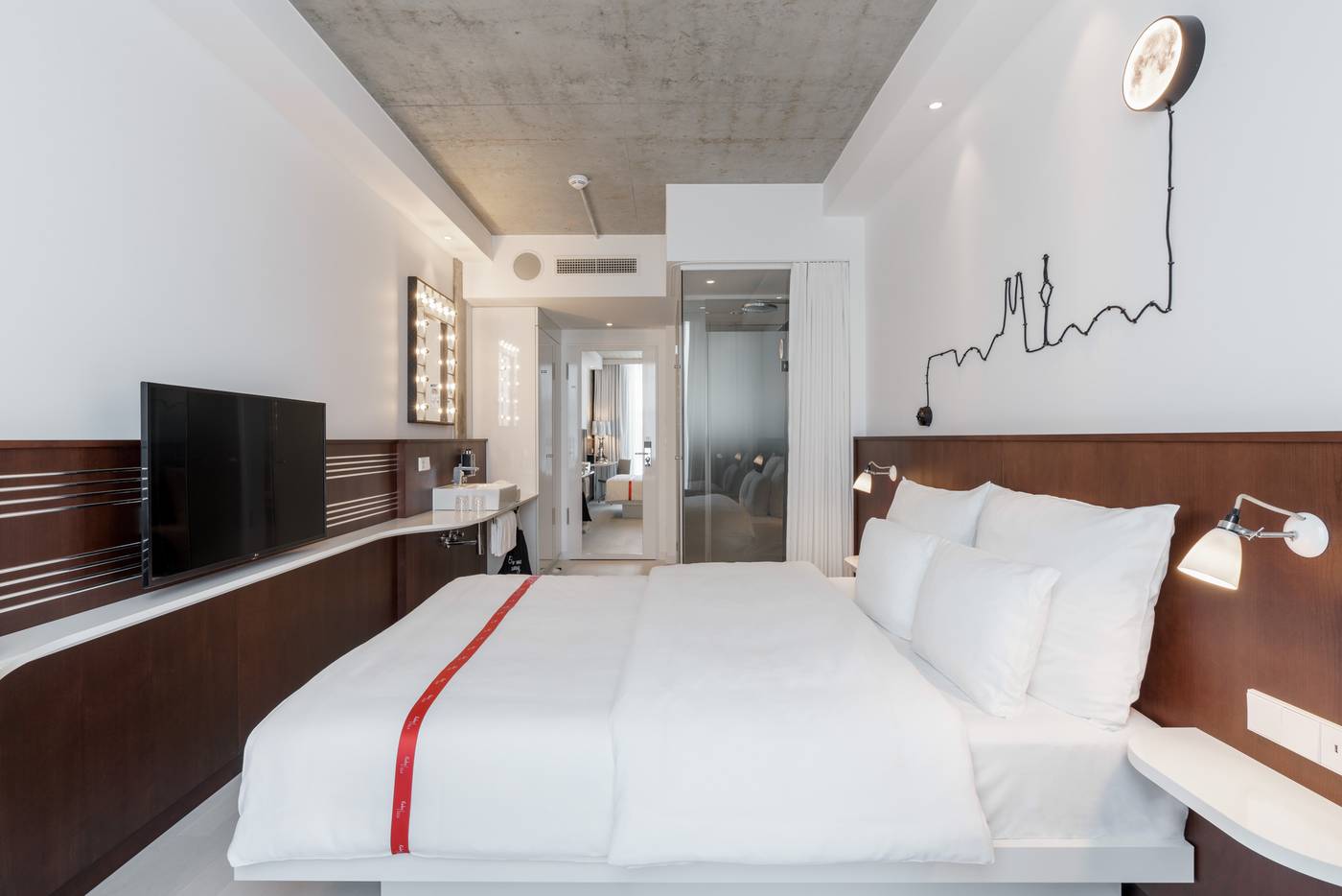 Ruby-Ella-Hotel---Bar-Room-12