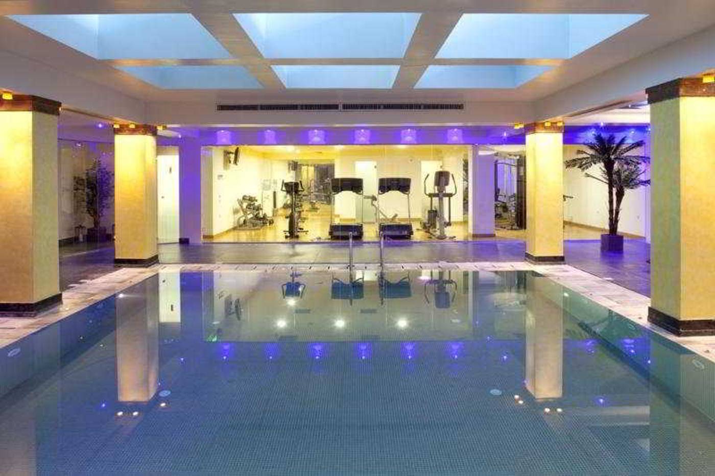 Louis-Apostolata-Island-Resort-Sports-and-Entertainment-44