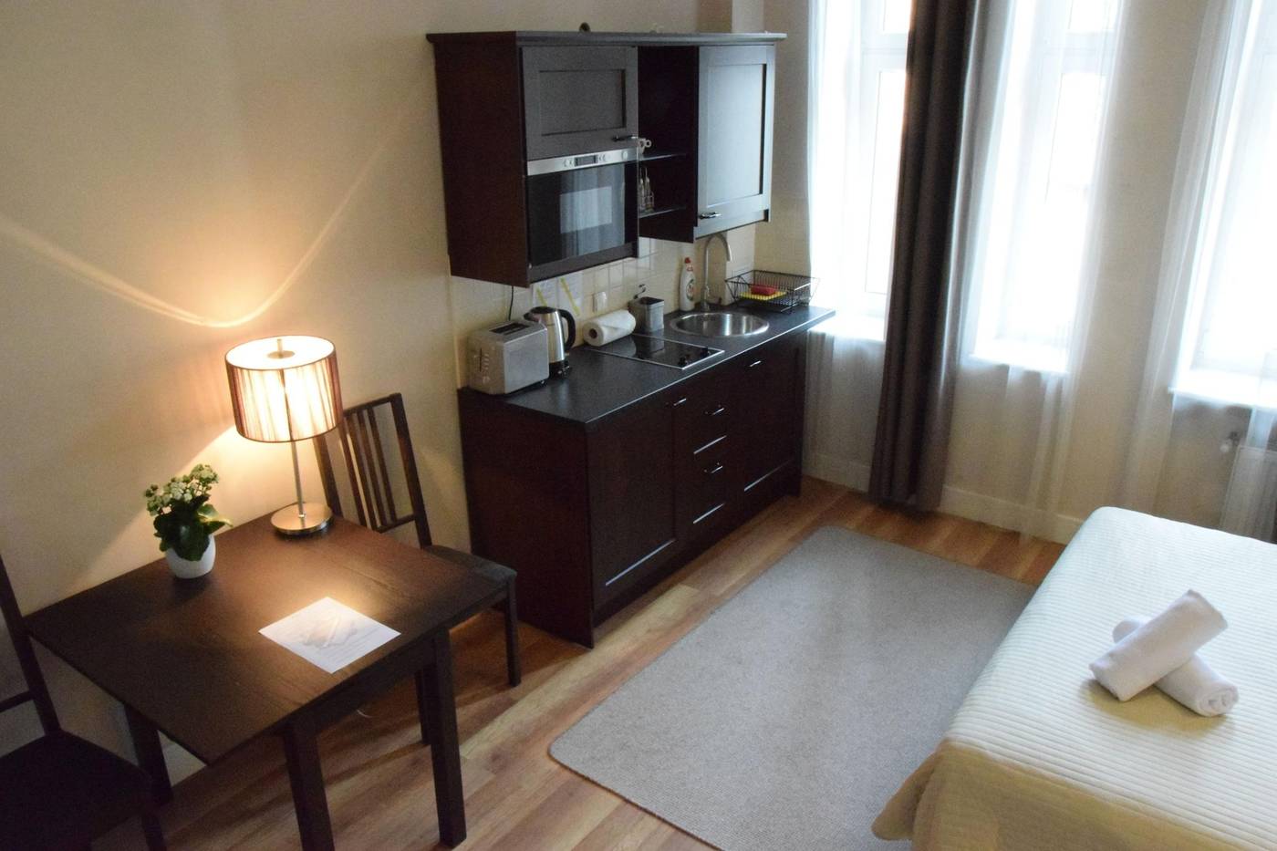 Blooms Inn & Apartments-Poland-POZNAN-Room-5