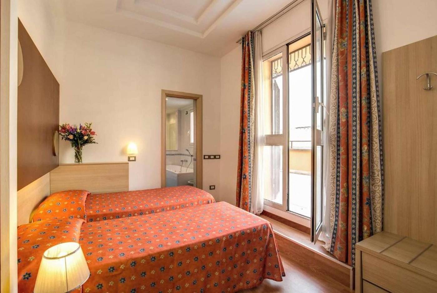 Hotel-San-Remo-Room-23