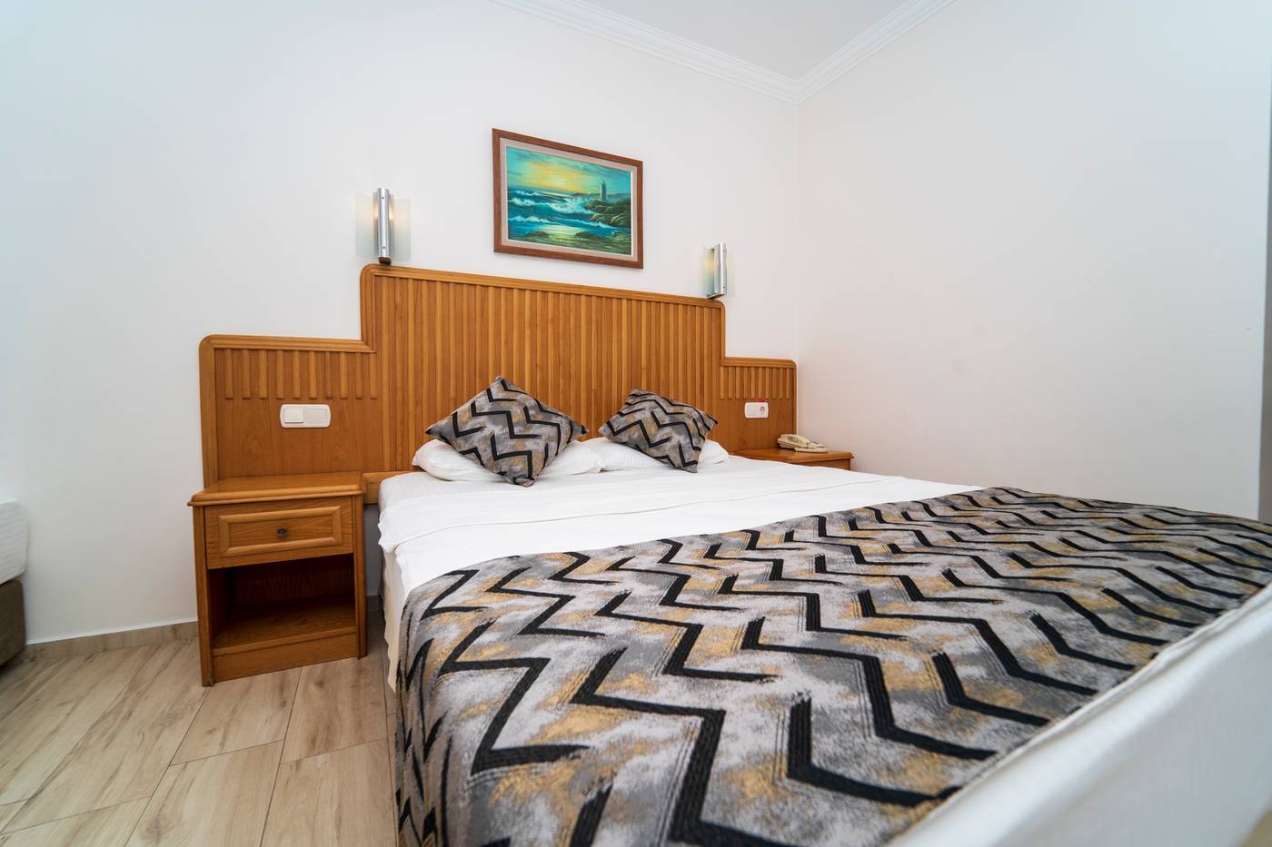 Belcehan-Deluxe-Room-20