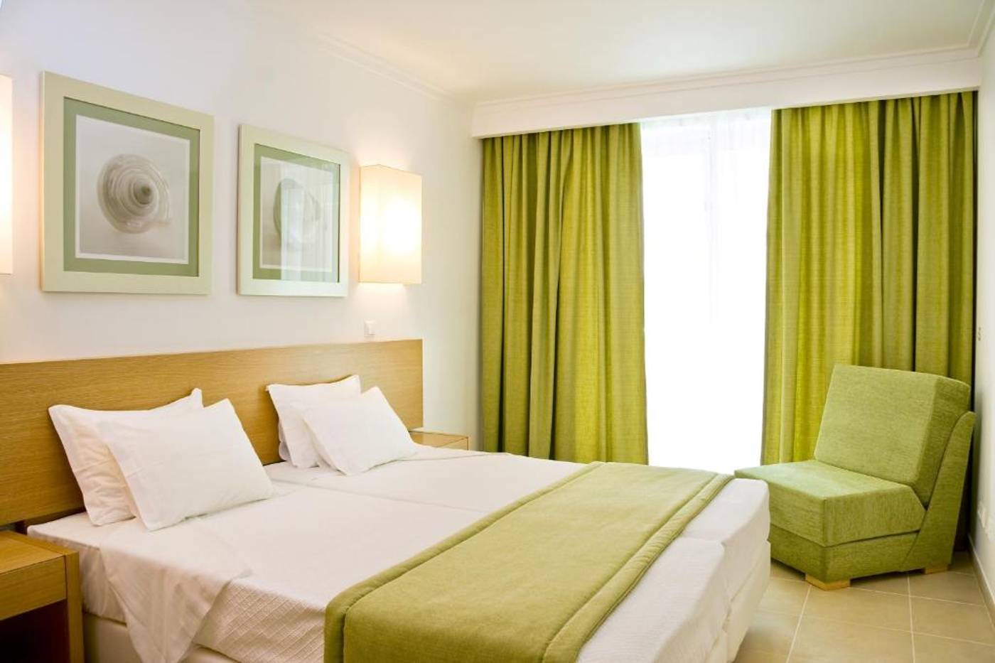 Montegordo-Hotel-Apartamentos---Spa-Room-4
