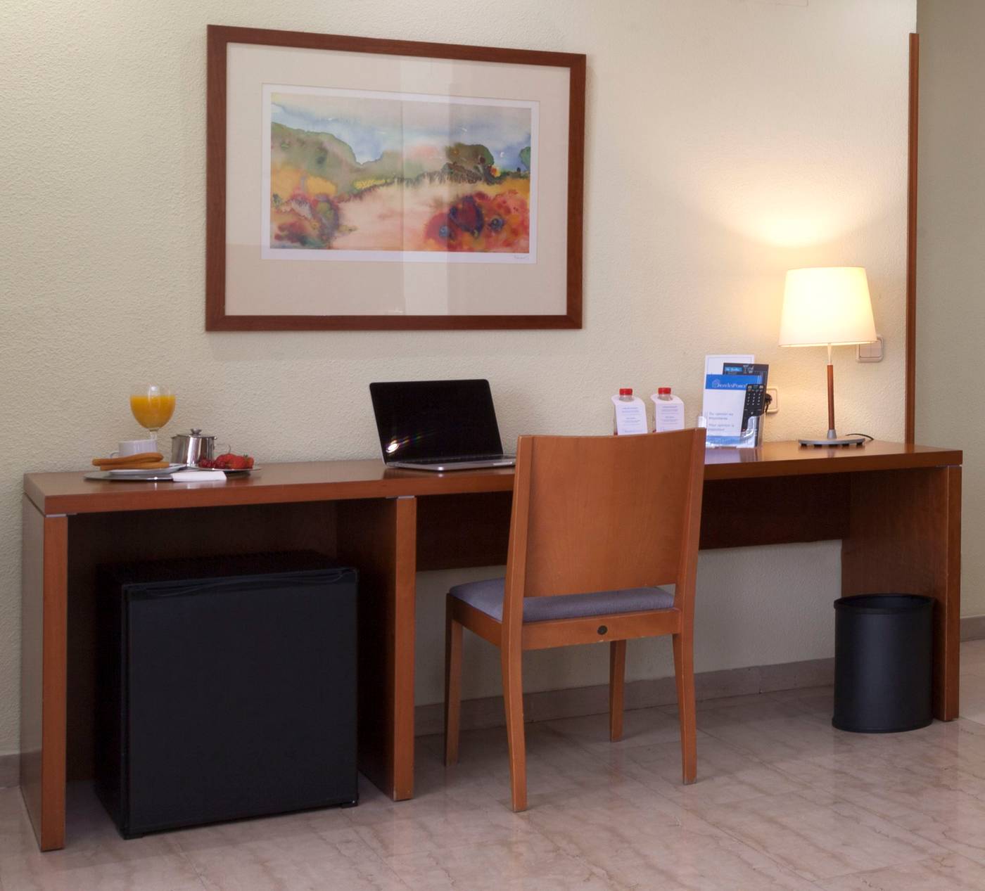 Porcel-Torre-Garden-Room-12