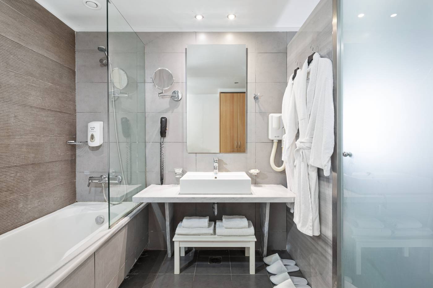 07.05.25 Sentido Apollo Palace