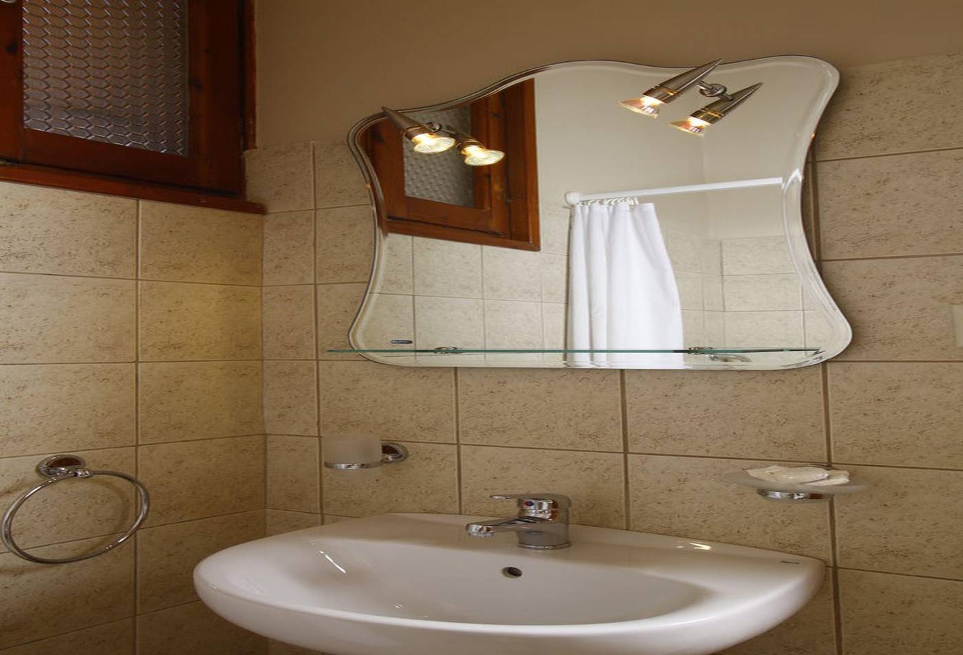 Bintzan-Inn-Room-32