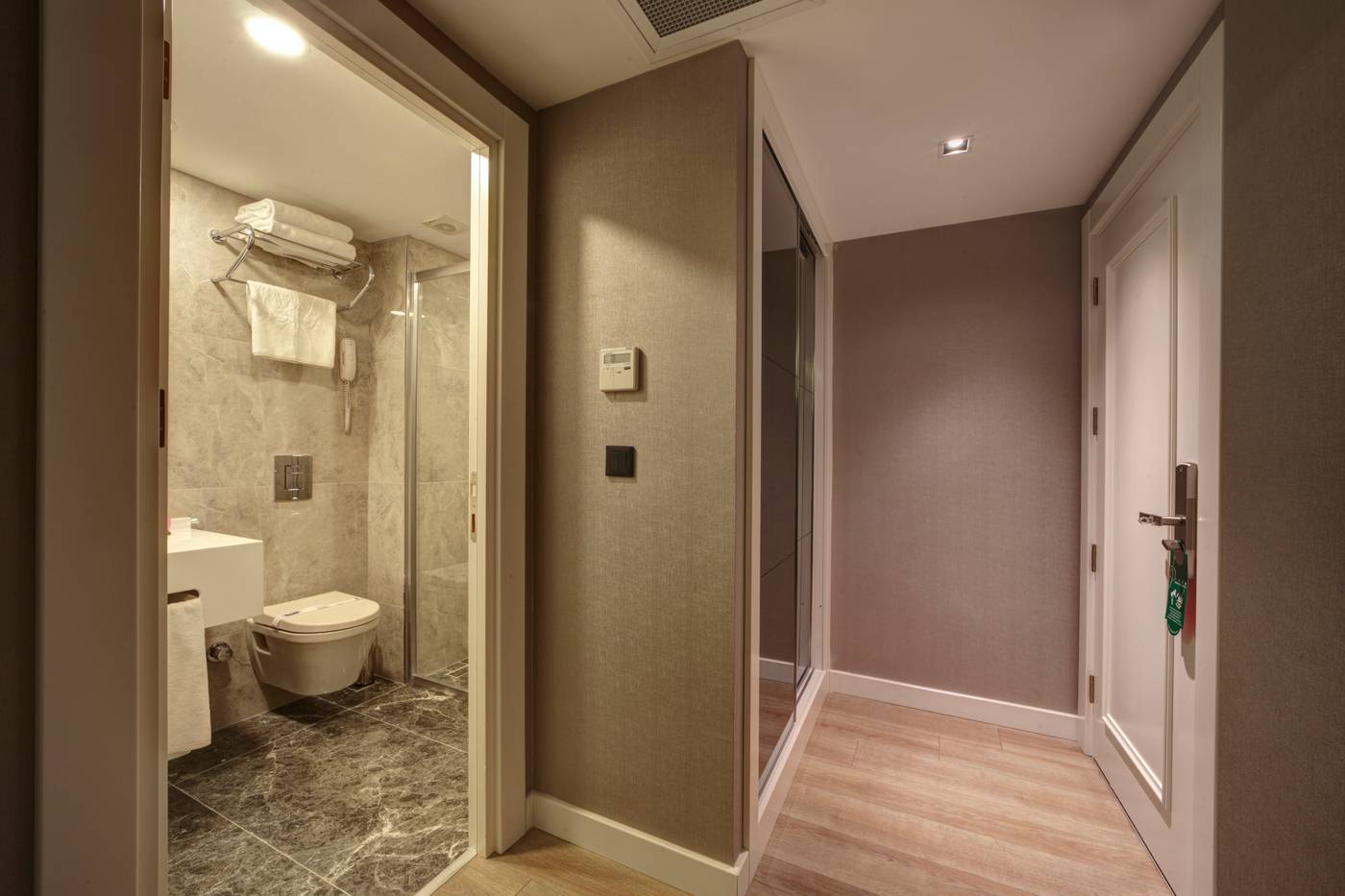 Dora-Pera-Hotel-Room-25