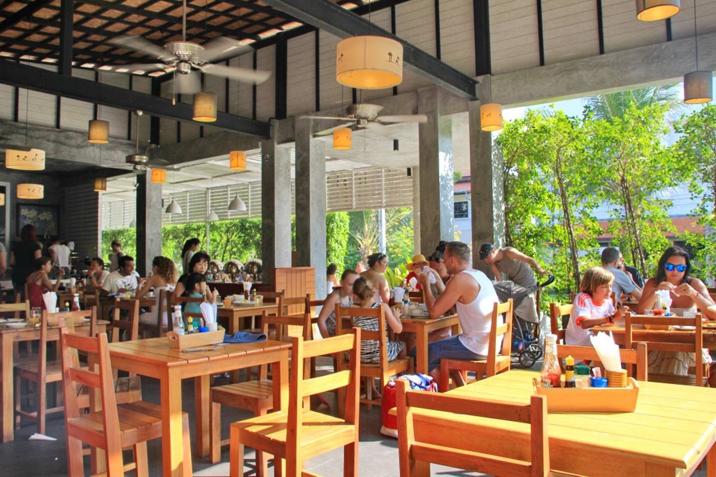 BLU-PINE-Villa---Pool-Access-Restaurant-26