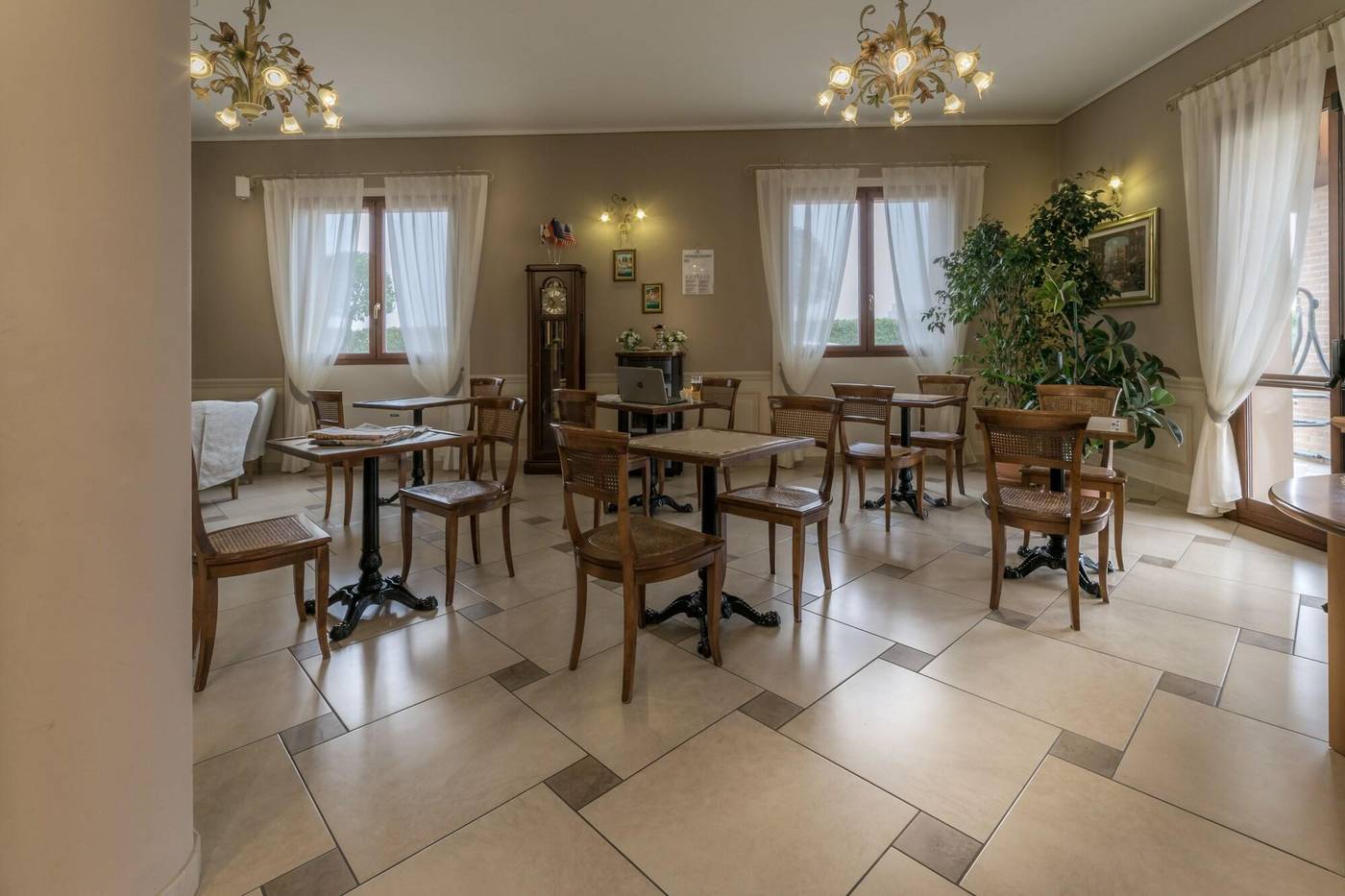 Hotel Tre Torri - Italy - Medolla - Bar - 4