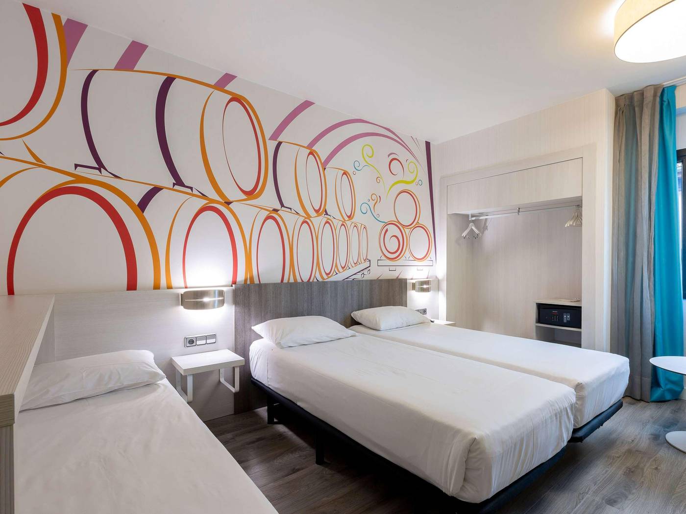 Ibis-Styles-Madrid-Prado-Room-8