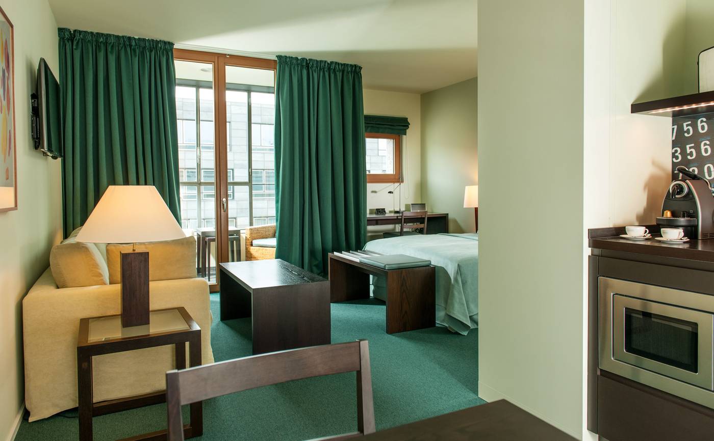 Clipper-Boardinghouse-Berlin-Gendarmenmarkt-Room-8