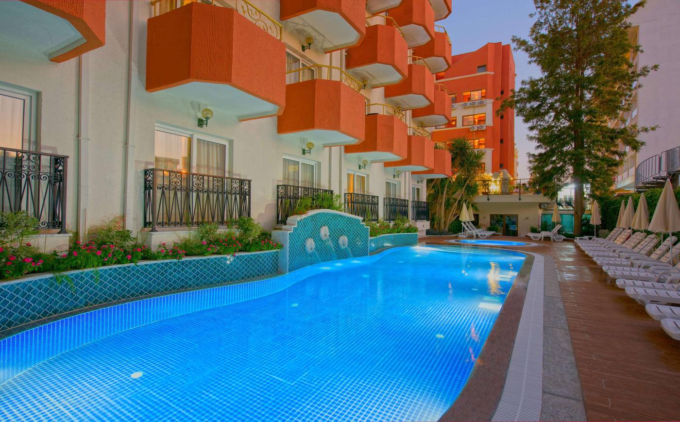 Antique-Roman-Palace-Museum-Hotel---Adults-Only--16---Pool-3