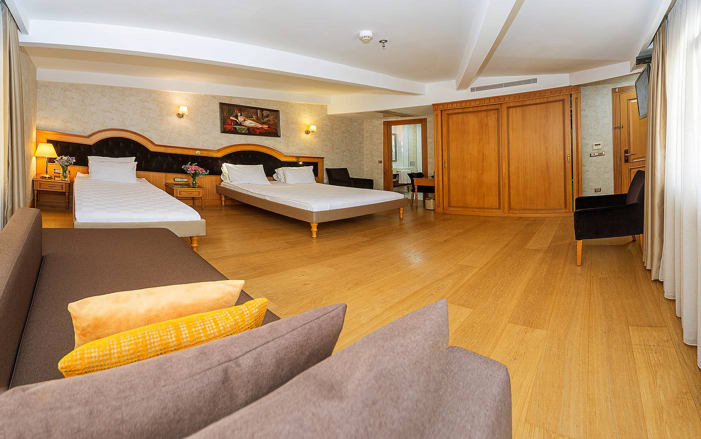 Aprilis-Hotel-Room-17