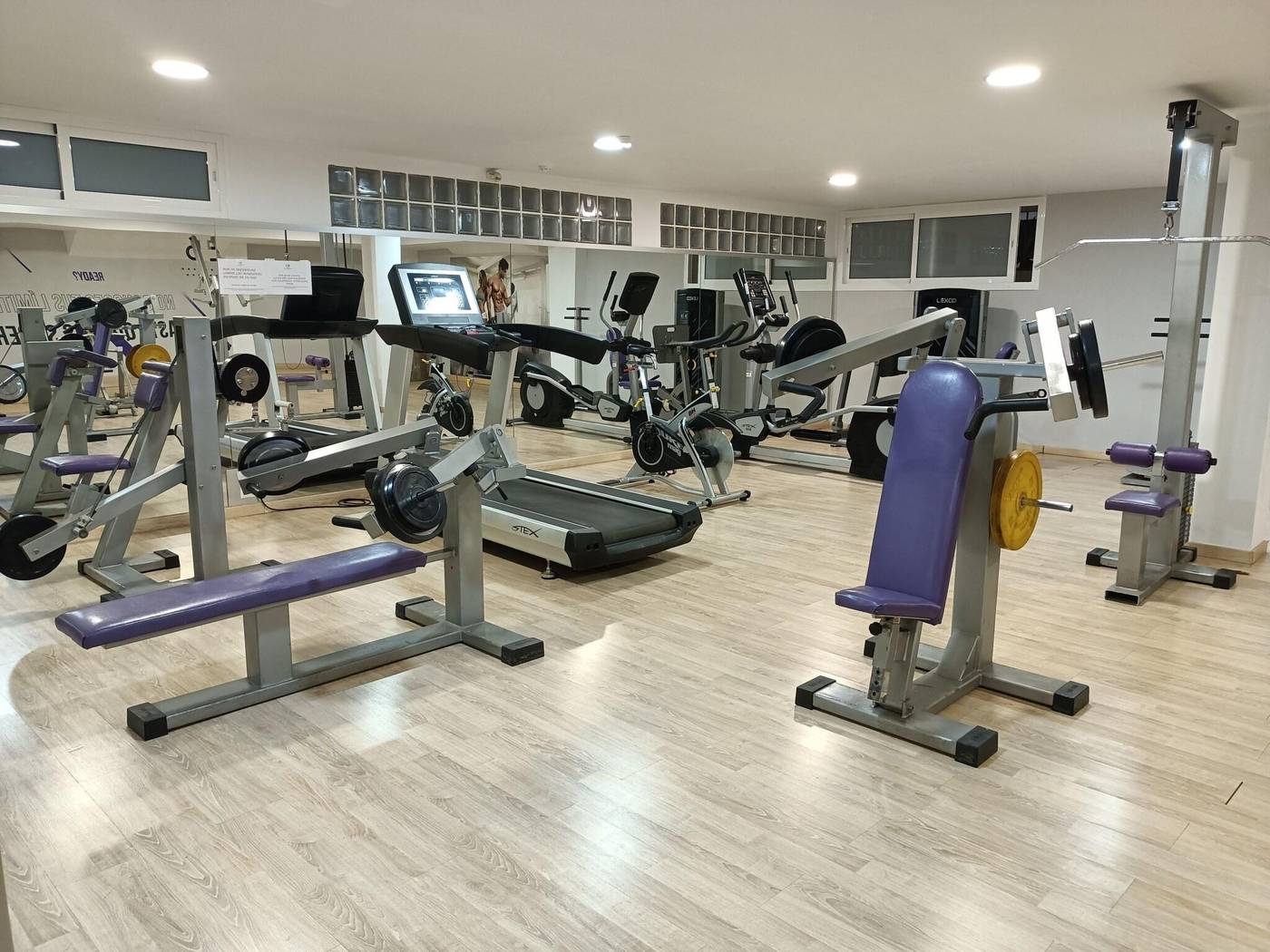 Hotel-Plaza-del-Castillo-Sports-and-Entertainment-61