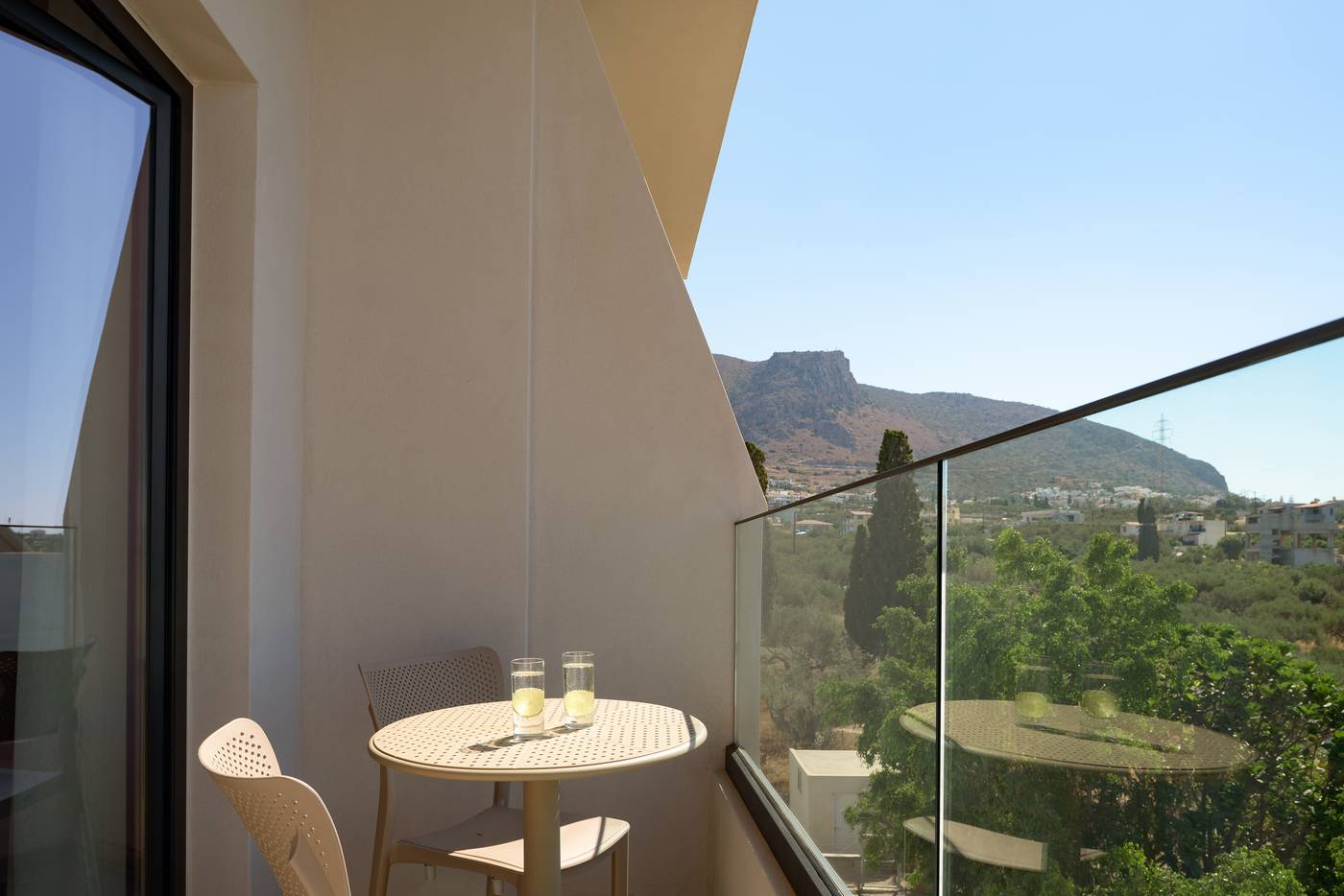 Sergios-Hotel-Room-38