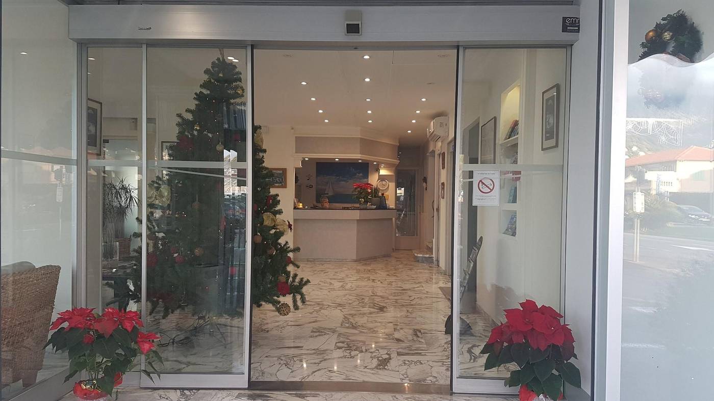 Hôtel Le Dauphin-France-MENTON-General view-6