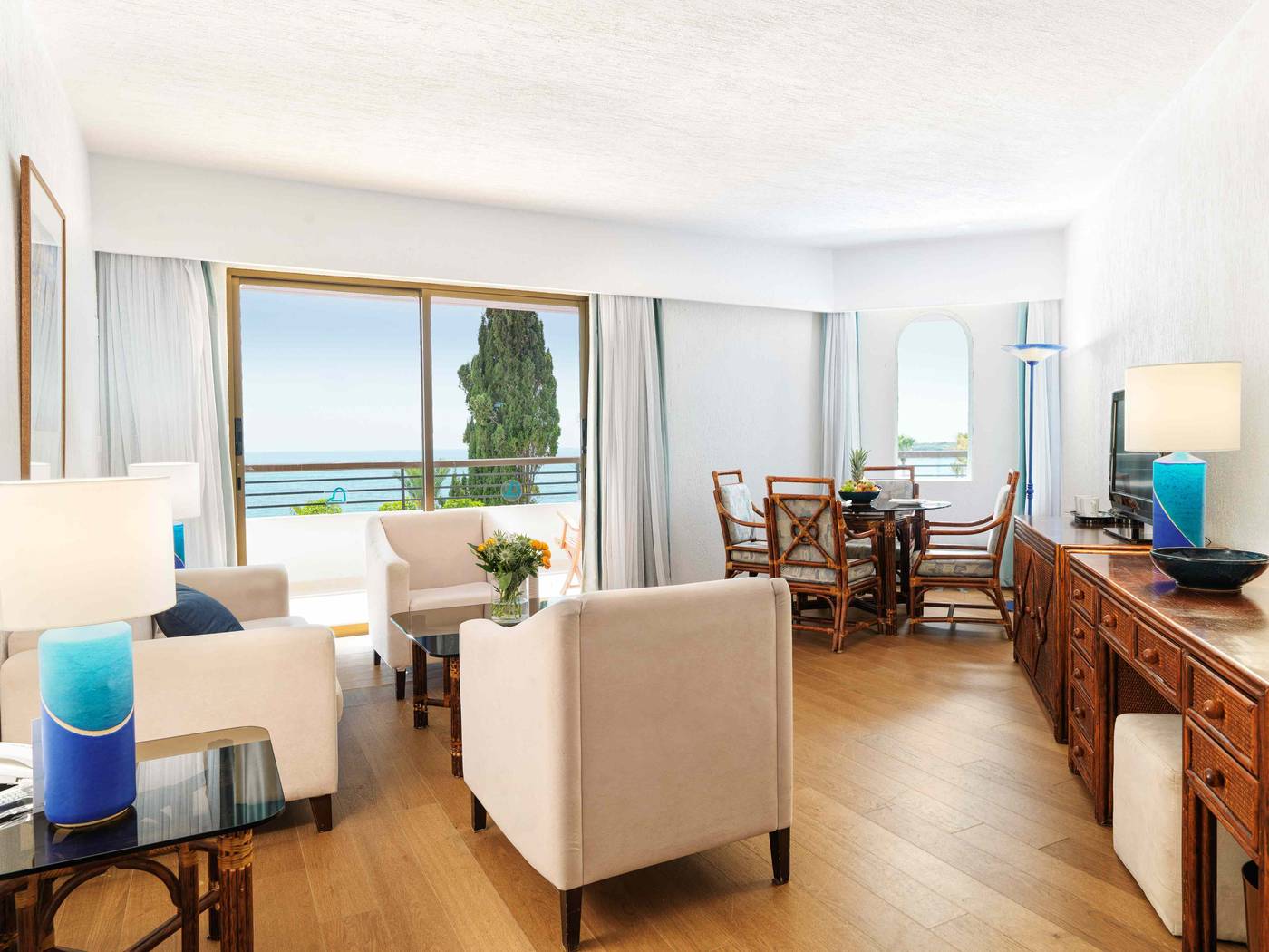 Coral-Beach-Hotel-and-Resort-Room-36