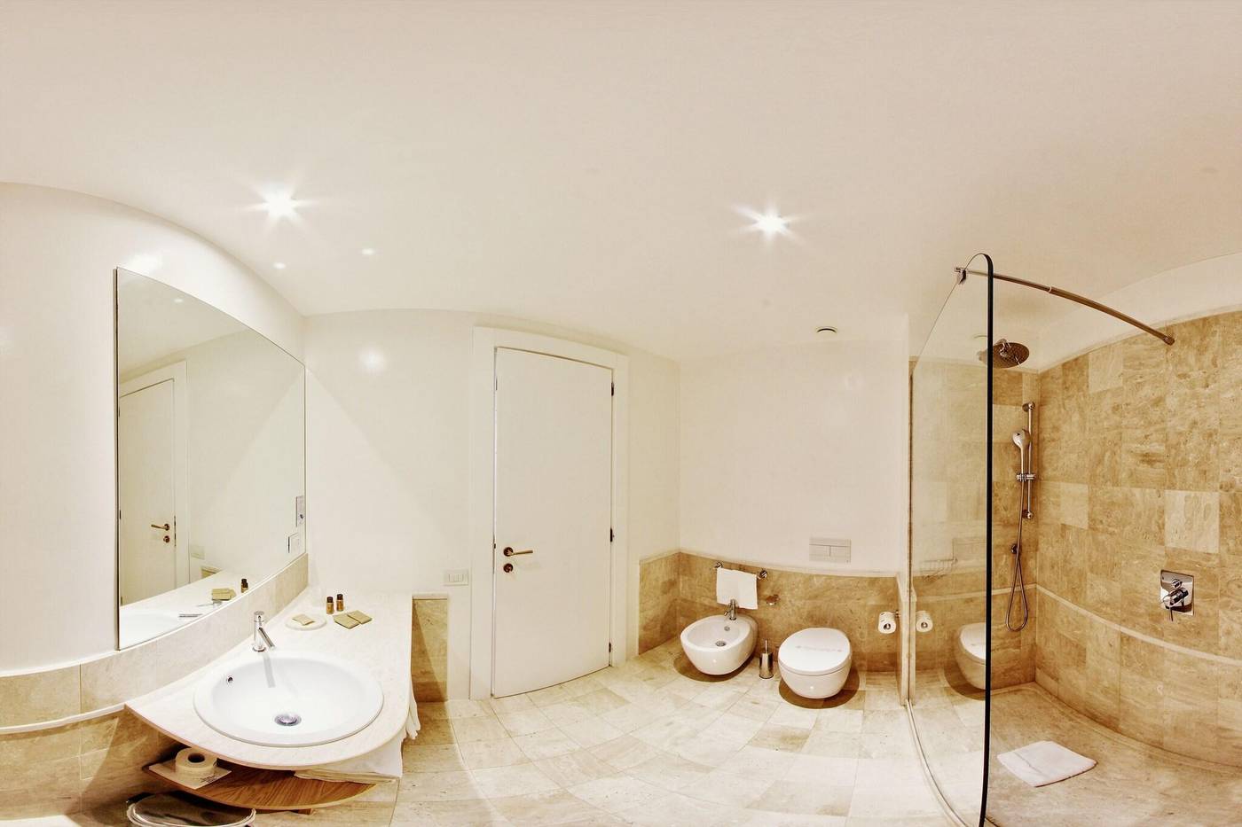 Luci-Di-La-Muntagna-Room-50