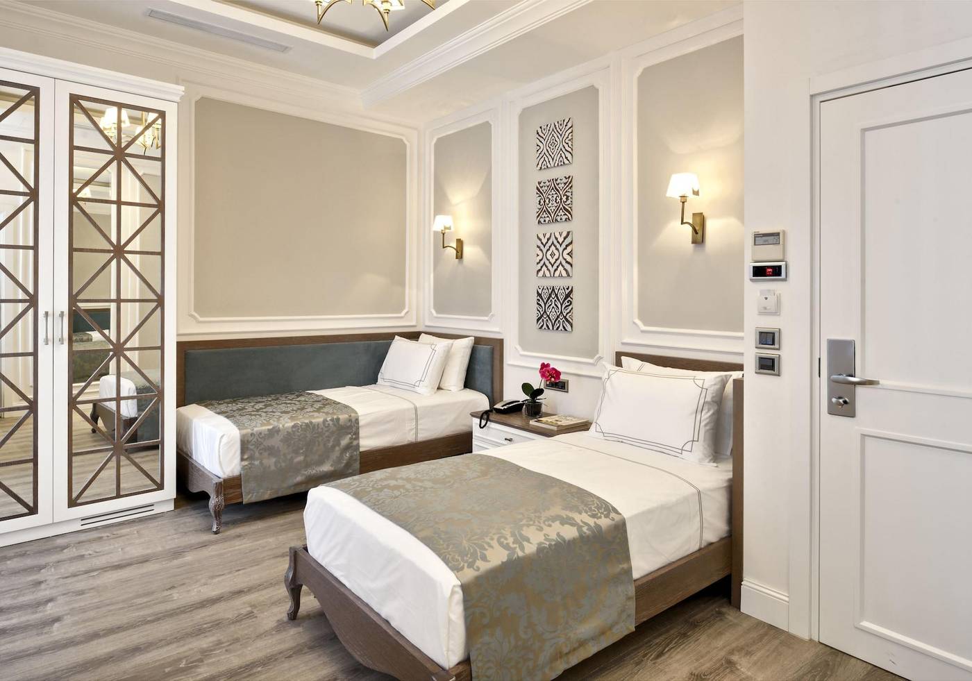 Mirrors-Hotel-Taksim-Room-8