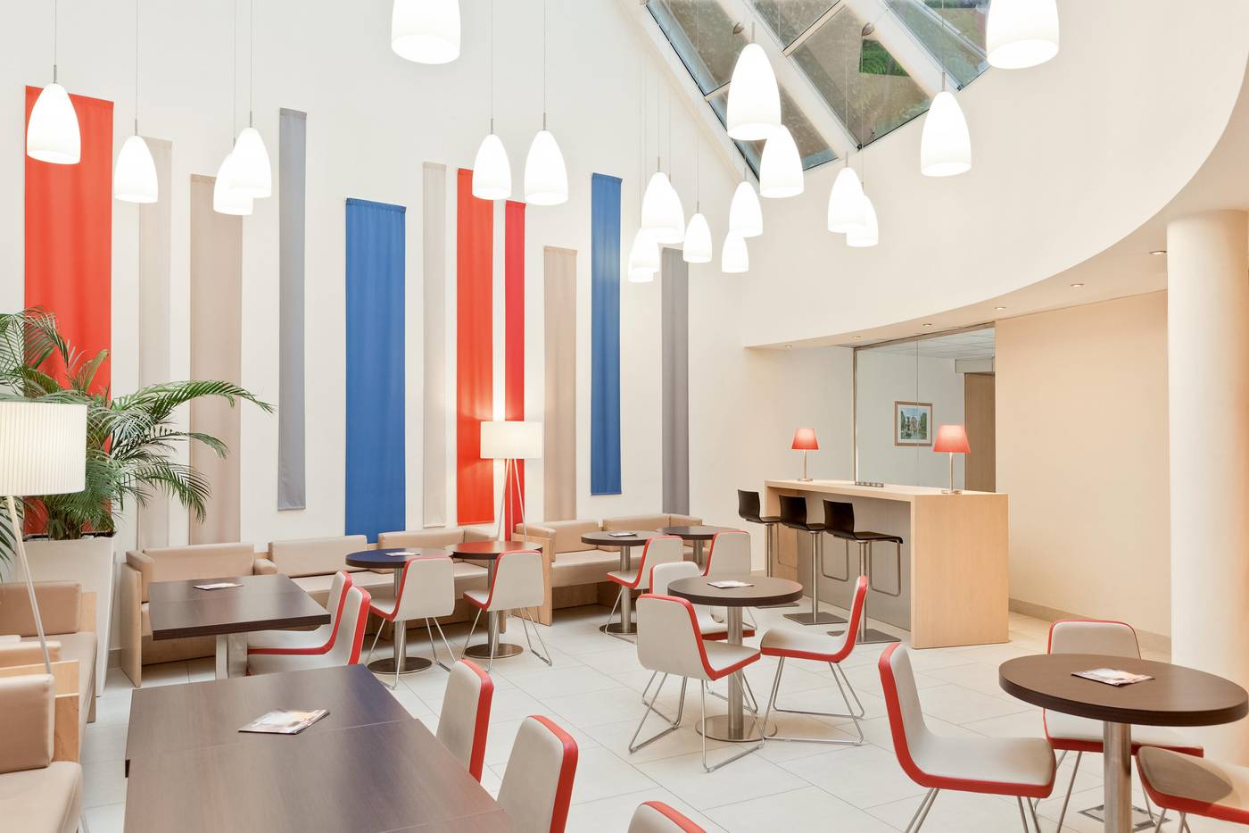 Ibis-Budapest-Centrum-Lobby-15