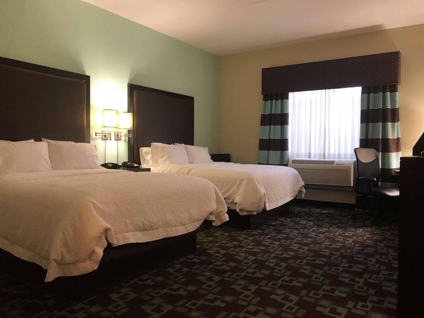 Hampton Inn & Suites Nashville @ Opryland-United States-NASHVILLE-Room-6
