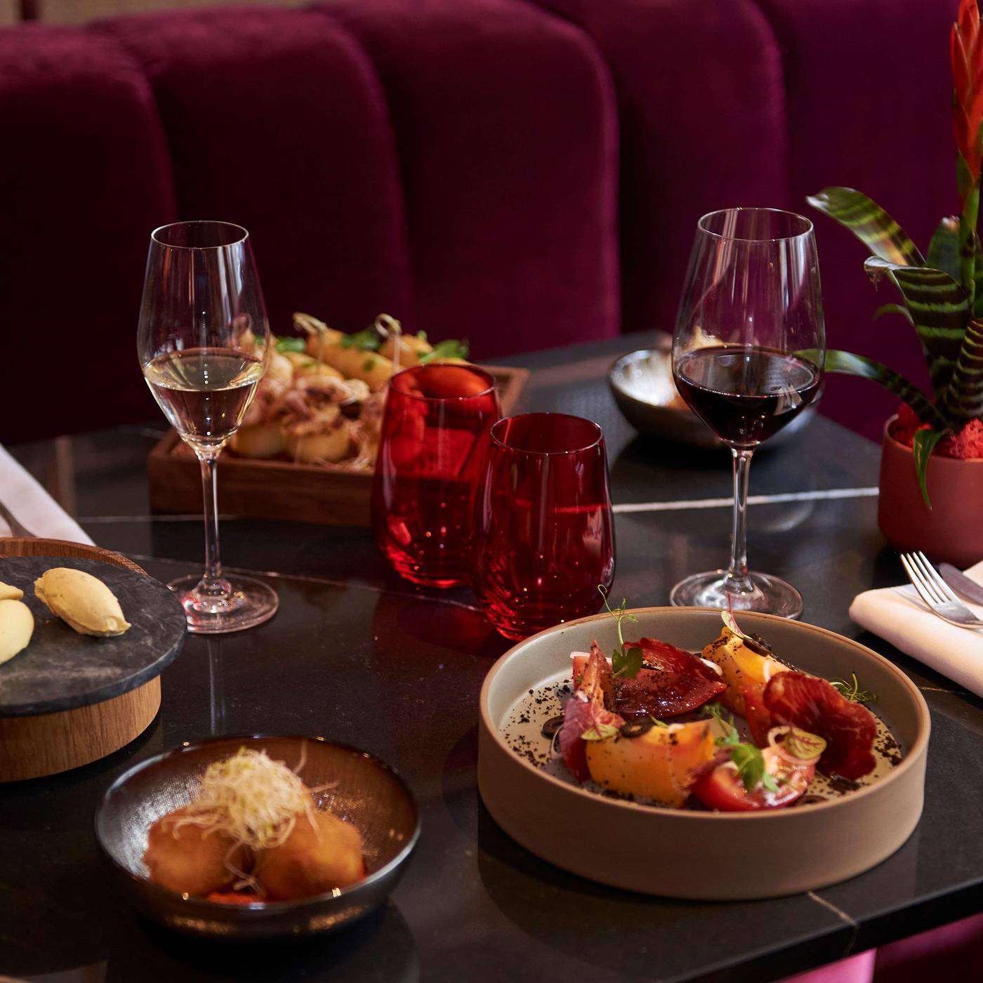 Melia-Paris-Tour-Eiffel-Restaurant-60