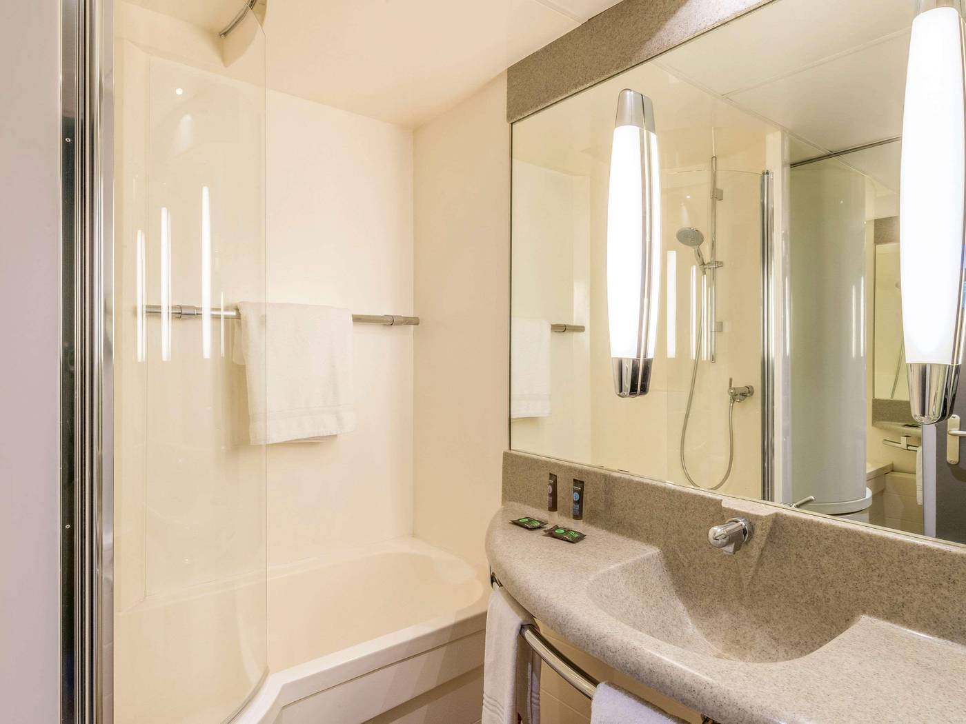 Novotel-Paris-Creteil-Le-Lac-Room-42