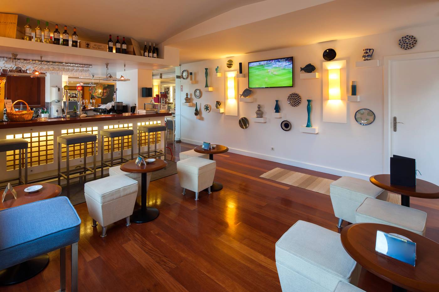 Costa-d-Oiro-Ambiance-Village-Bar-61