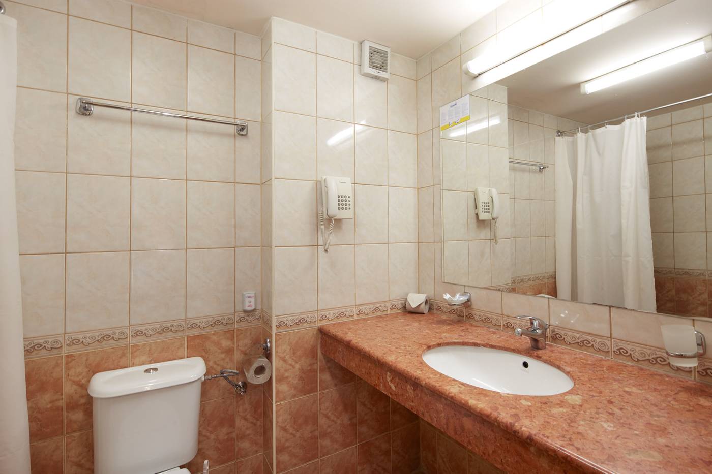 Diamond-Hotel-Room-27