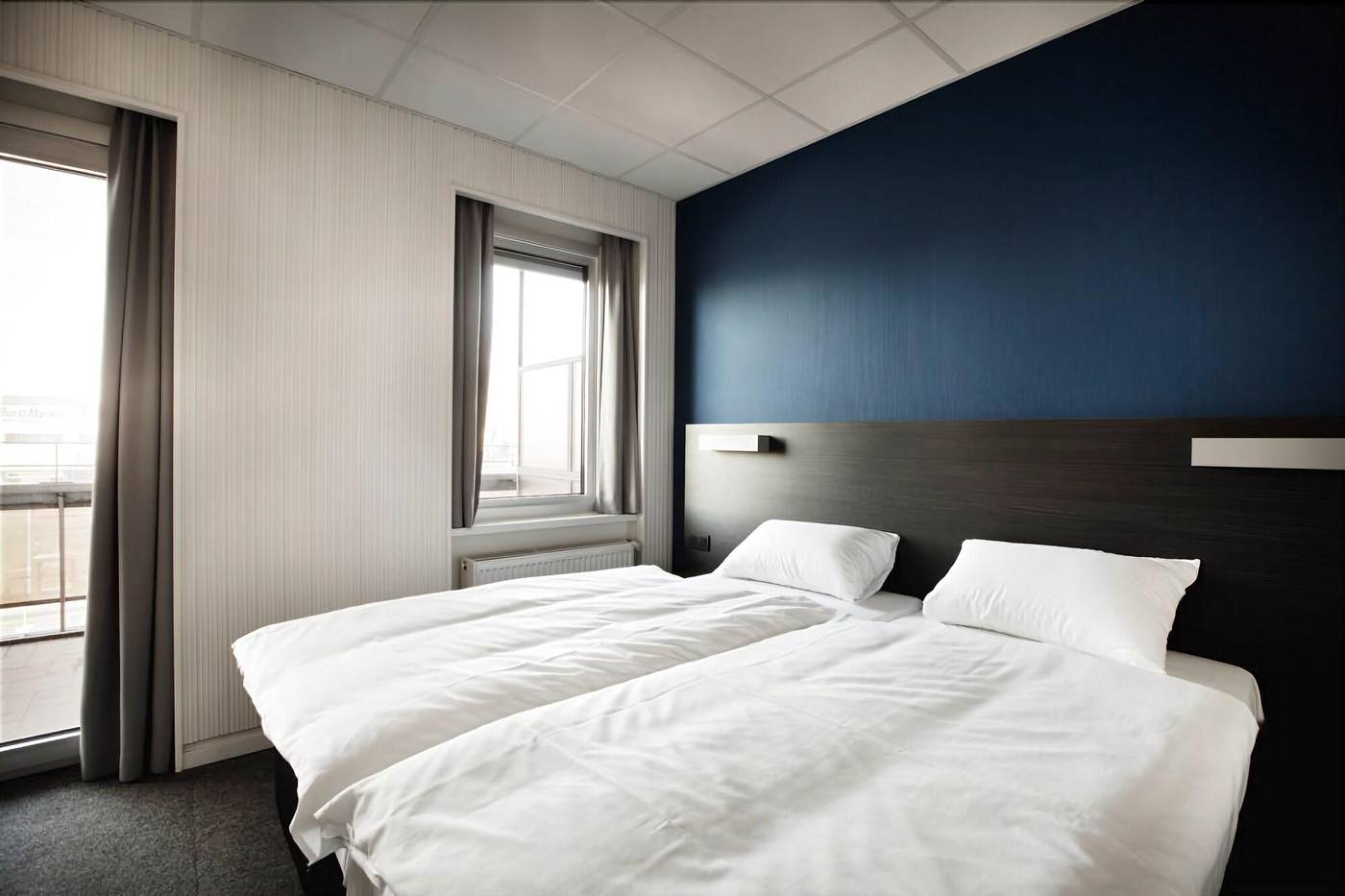 Antwerp Harbour-Belgium-ANTWERP -Room-1