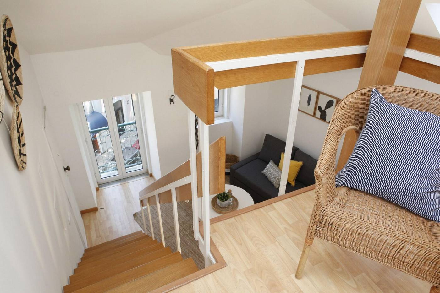 Flores-Guest-House-Lobby-12