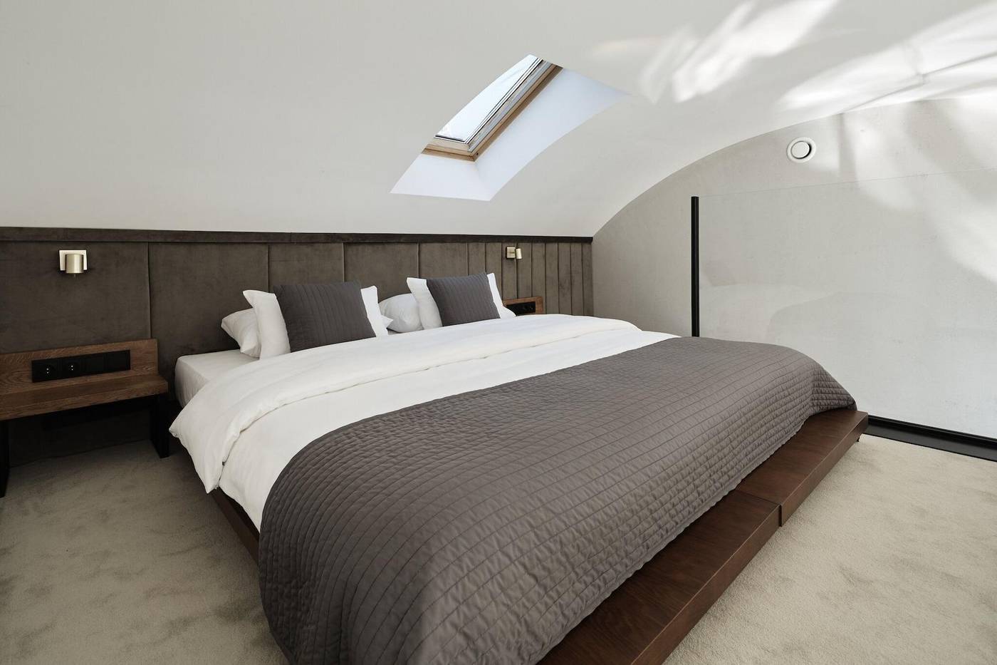 New-Port-Hotel-Room-12