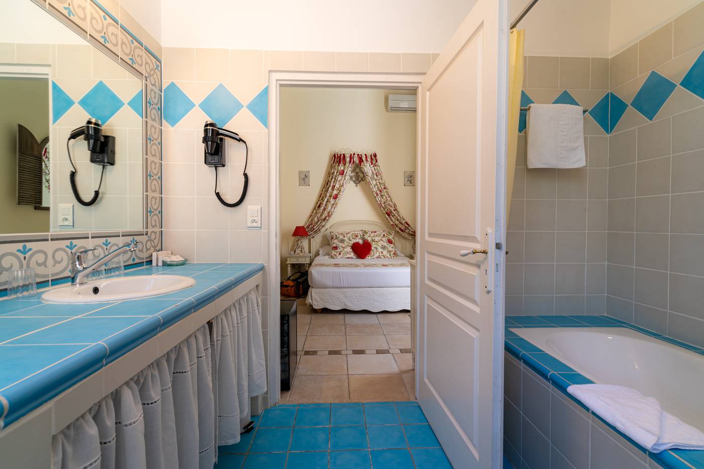 Hotel-L-Orangeraie-Room-40