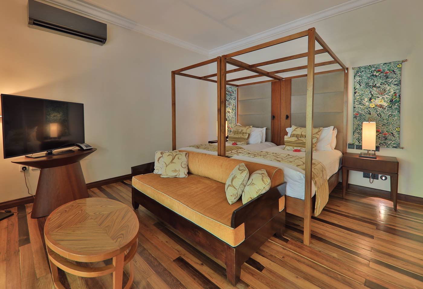 Maradiva Villas Resort & Spa