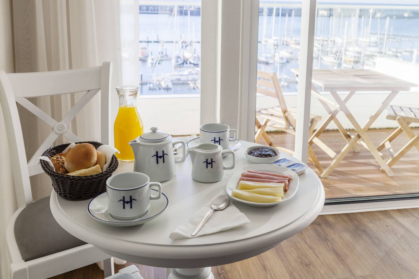 Hotel-Apartamentos-Gaivota-Restaurant-60