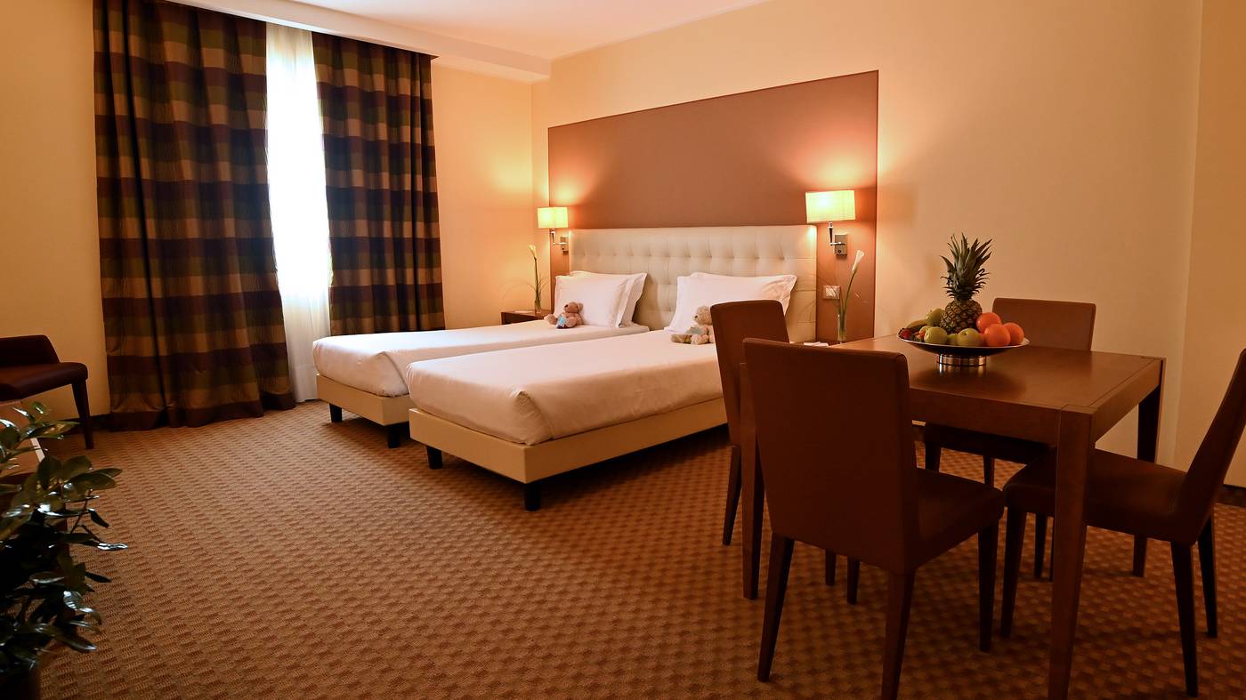 Best-Western-Grand-Htl-Guinigi-Room-16