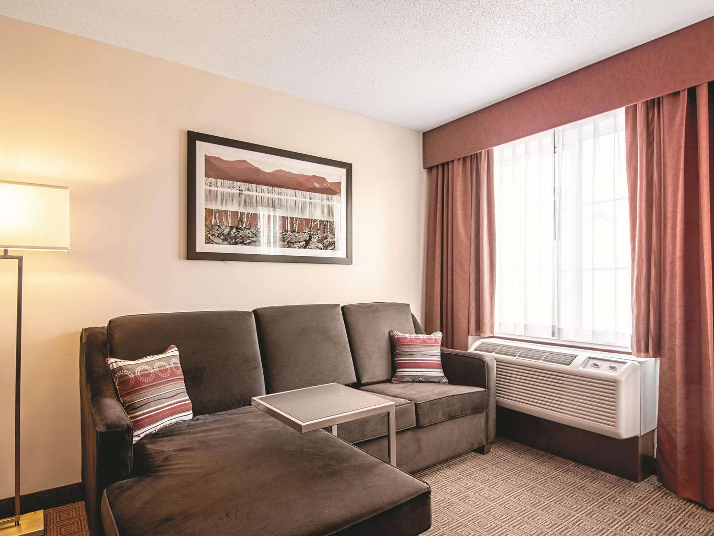 La-Quinta-Inn-Vancouver-Airport-Room-7