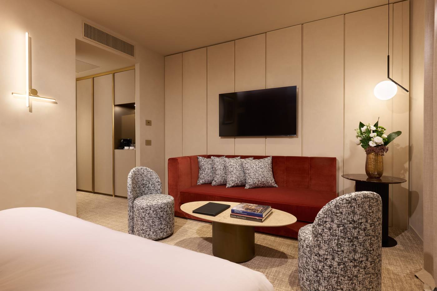 Borghese-Contemporary-Hotel-Room-5