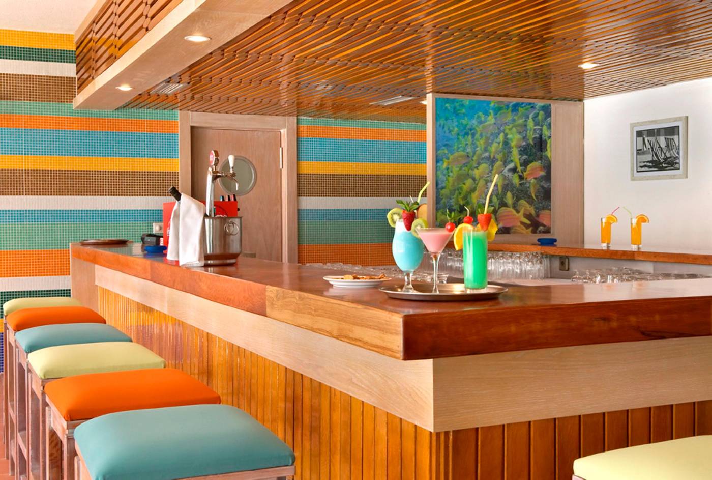 Aqualuz-Suite-Hotel-Apartamentos-Bar-73