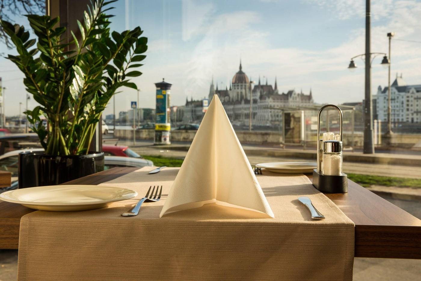 Boutique-Hotel-Victoria-Budapest-Bar-25