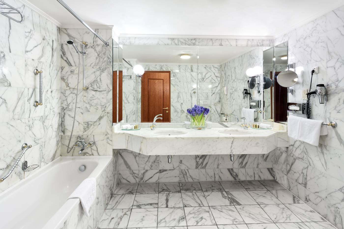 Art-Nouveau-Palace-Hotel-Room-26