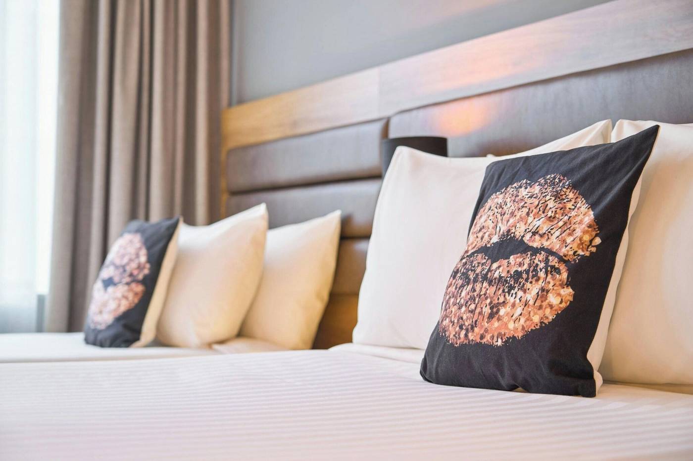 Moxy-Dublin-City-Room-40