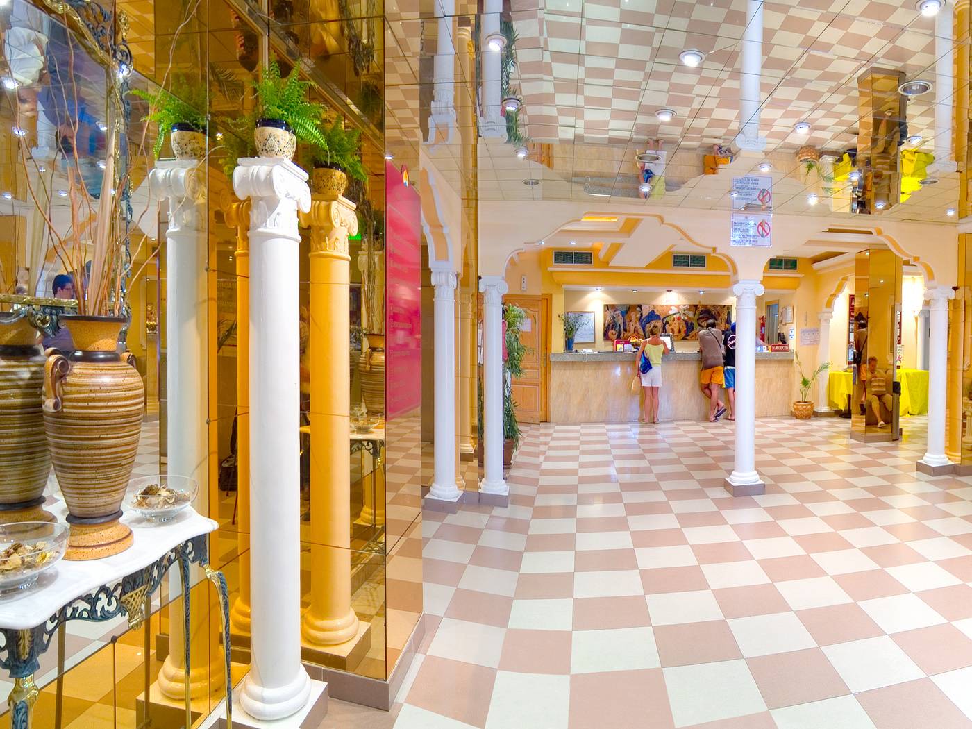 Magic-Fenicia-Lobby-31