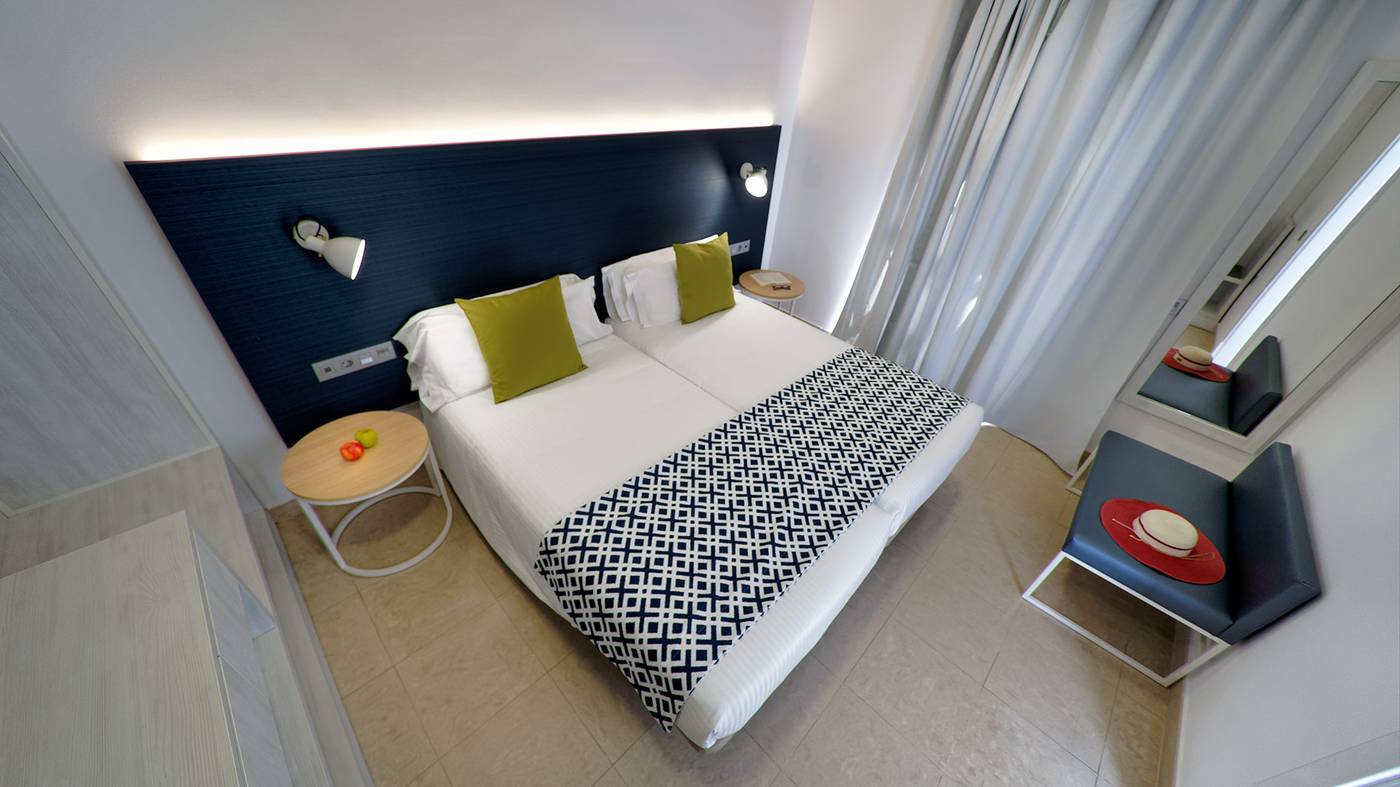 Broncemar-Beach-Room-25