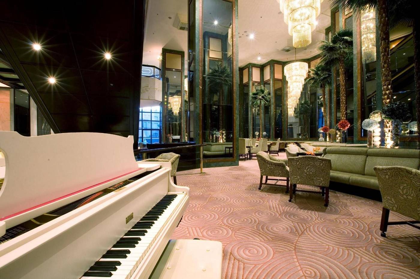 Southern-Sun-Cape-Sun-Lobby-4