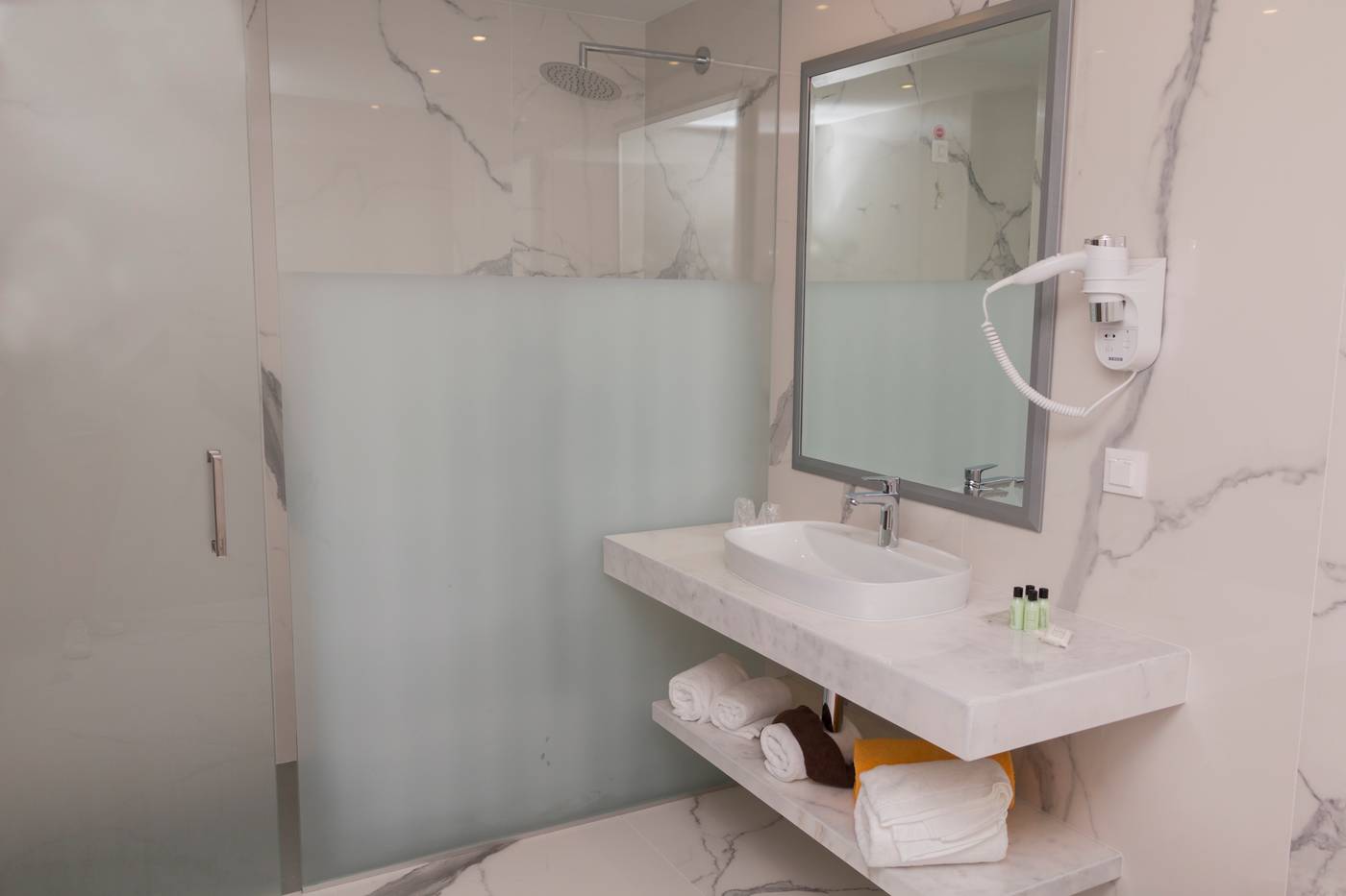 Ocean-Gardens-Room-35